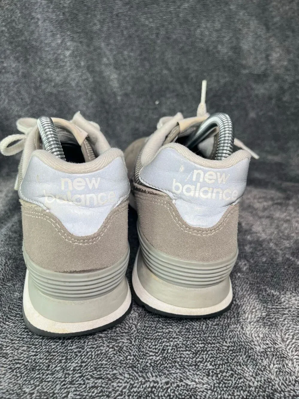 New Balance 574 Classic Core Grey White Women's Size US 8 (B) WL574EG